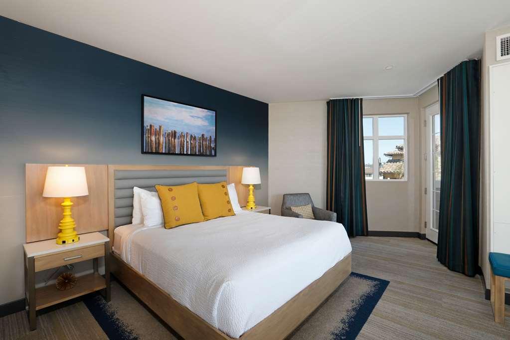 Inn At The Pier Pismo Beach, Curio Collection By Hilton Zimmer foto